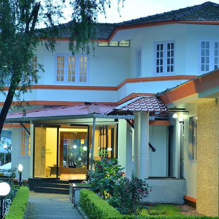 Hotel Royal Retreat à Munnar Extérieur photo