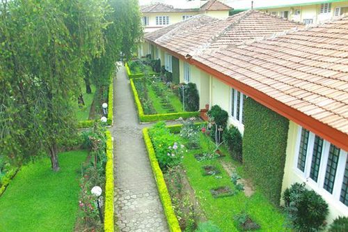 Hotel Royal Retreat à Munnar Extérieur photo